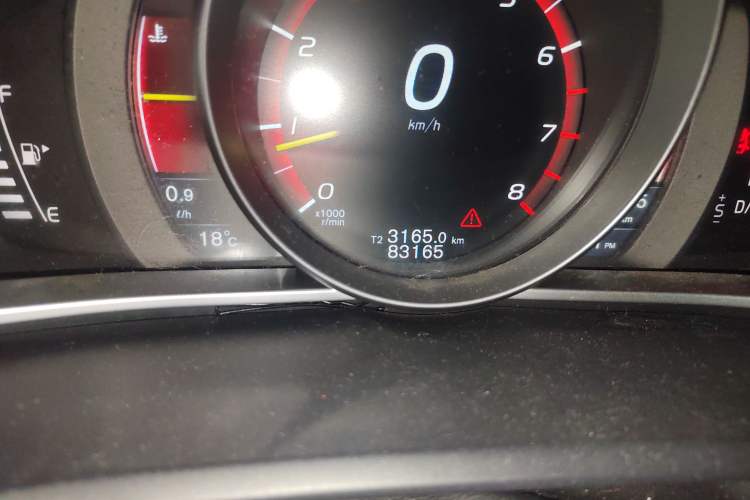 Used Volvo V40 2015 1.6T Zhiya Edition Odometer Close Up