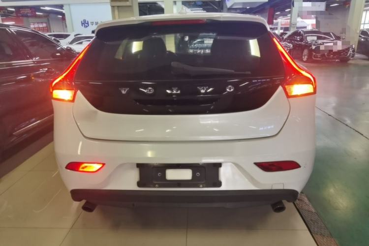 Used Volvo V40 2015 1.6T Zhiya Edition Rear