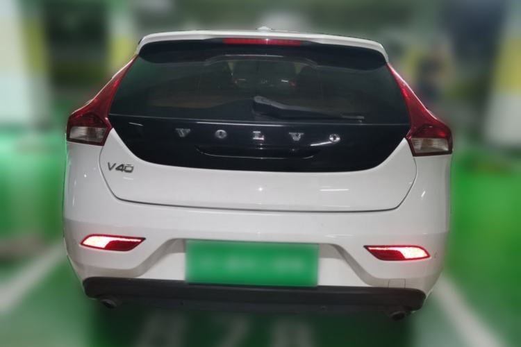Used Volvo V40 2015 1.6T Zhiya Edition Rear