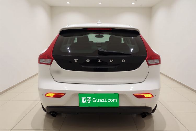 Used Volvo V40 2015 1.6T Zhiya Edition Rear