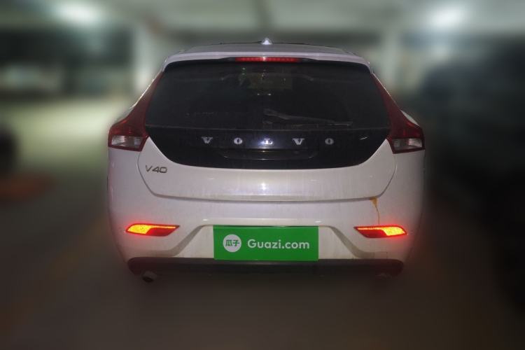 Used Volvo V40 2015 1.6T Zhiya Edition Rear