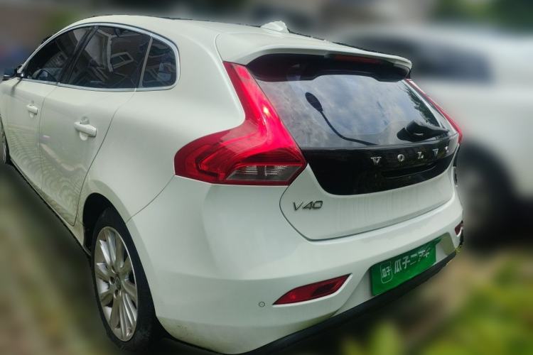 Used Volvo V40 2015 1.6T Zhiya Edition Rear