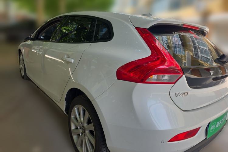 Used Volvo V40 2015 1.6T Zhiyi Edition Rear Left 45 Deg