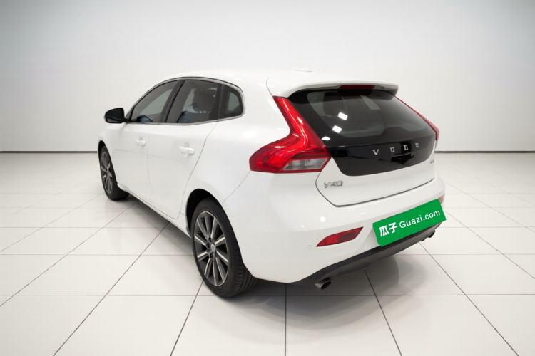 Used Volvo V40 2015 1.6T Zhiya Edition Rear Left 45 Deg