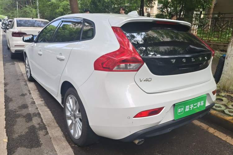 Used Volvo V40 2015 1.6T Zhiyi Edition Rear Left 45 Deg