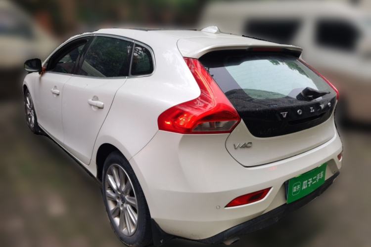 Used Volvo V40 2015 1.6T Zhiya Edition Rear Left 45 Deg