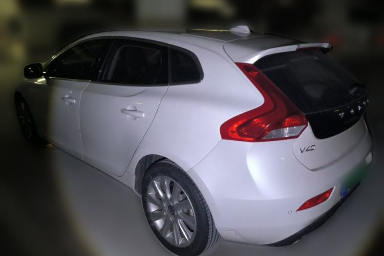 Used Volvo V40 2015 1.6T Zhiya Edition Rear Left 45 Deg