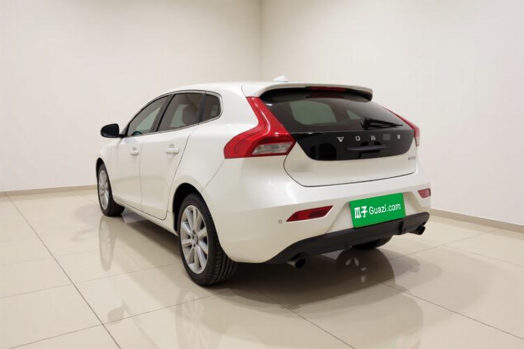 Used Volvo V40 2015 1.6T Zhiya Edition Rear Left 45 Deg