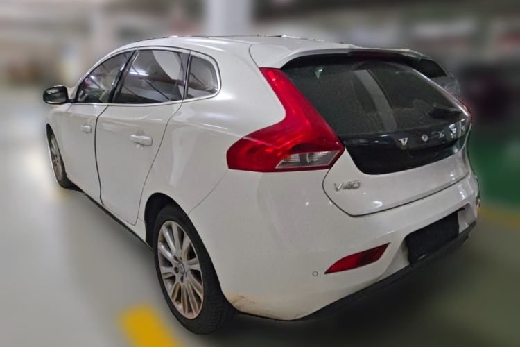 Used Volvo V40 2015 1.6T Zhiya Edition Rear Left 45 Deg