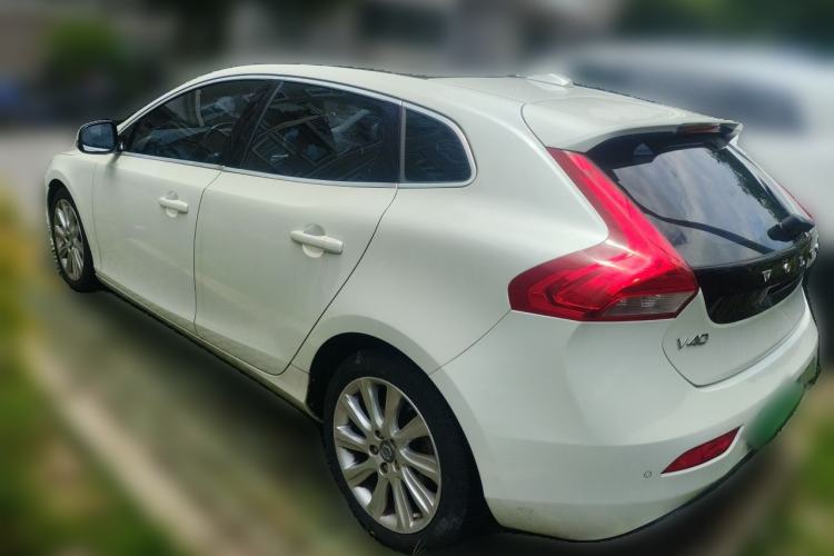 Used Volvo V40 2015 1.6T Zhiya Edition Rear Left 45 Deg