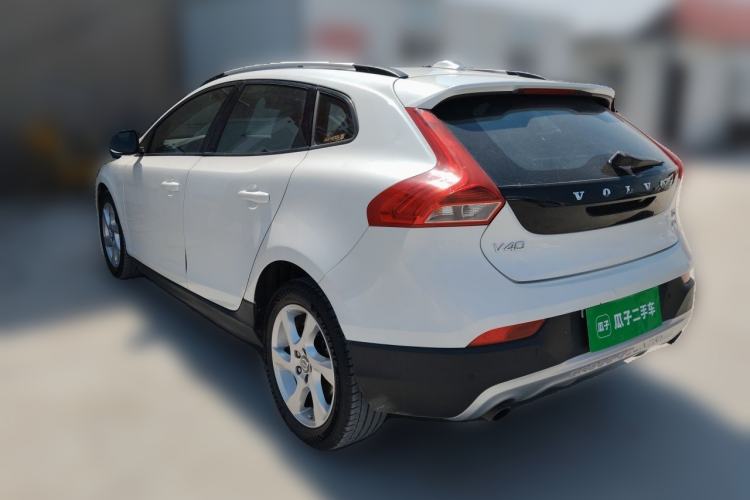 Used Volvo V40 2015 Cross Country T5 AWD Smart Luxury Edition Rear Left 45 Deg