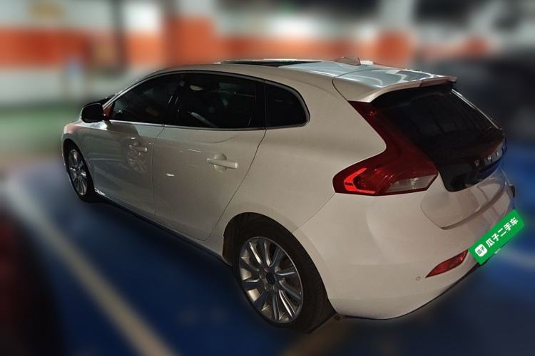 Used Volvo V40 2015 1.6T Zhiya Edition Rear Left 45 Deg