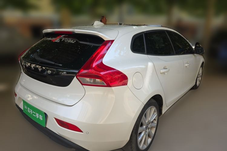 Used Volvo V40 2015 1.6T Zhiyi Edition Rear Right 45 Deg