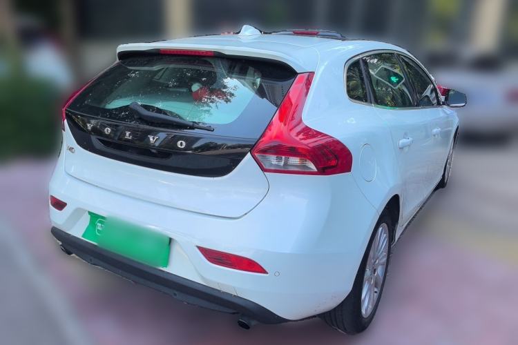 Used Volvo V40 2015 1.6T Zhiya Edition Rear Right 45 Deg