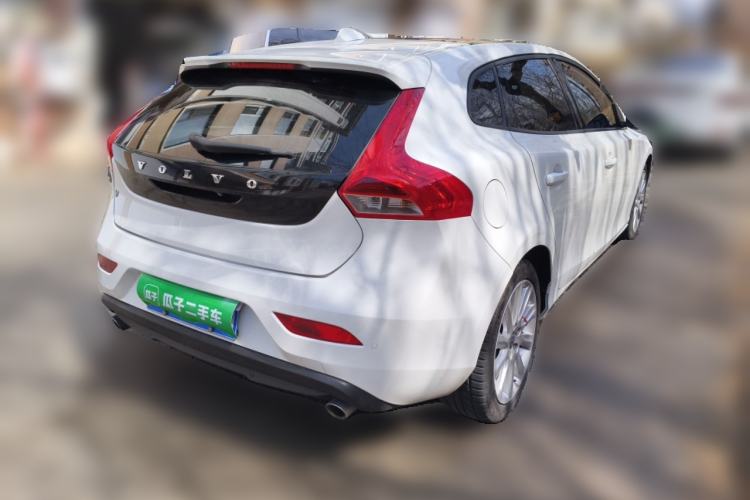 Used Volvo V40 2015 1.6T Zhiyi Edition Rear Right 45 Deg