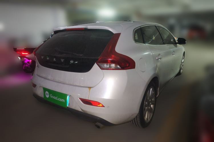 Used Volvo V40 2015 1.6T Zhiya Edition Rear Right 45 Deg
