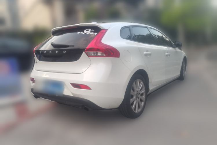 Used Volvo V40 2015 1.6T Zhiyi Edition Rear Right 45 Deg