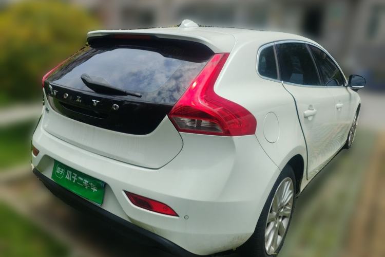 Used Volvo V40 2015 1.6T Zhiya Edition Rear Right 45 Deg