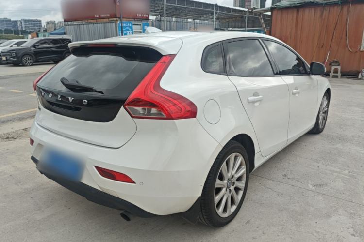 Used Volvo V40 2015 1.6T Zhiyi Edition Rear Right 45 Deg