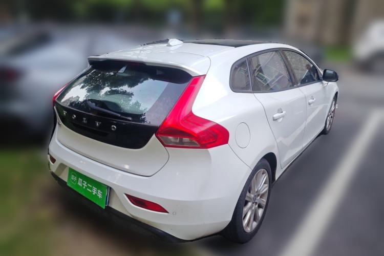 Used Volvo V40 2015 1.6T Zhiyi Edition Rear Right 45 Deg