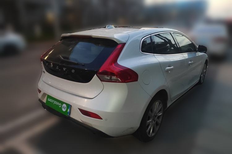 Used Volvo V40 2015 1.6T Zhiya Edition Rear Right 45 Deg