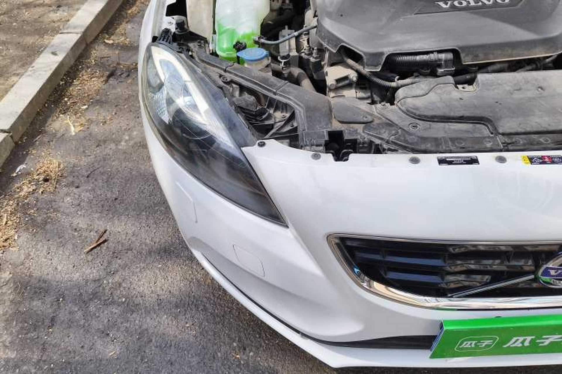 Used Volvo V40 2015 1.6T Zhiyi Edition Right Front Headlight