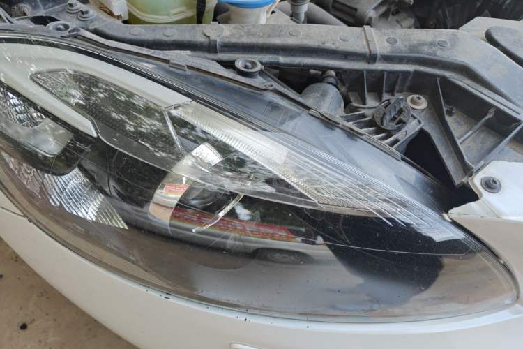 Used Volvo V40 2015 1.6T Zhiya Edition Right Front Headlight