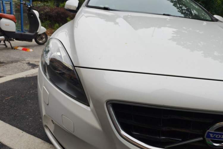 Used Volvo V40 2015 1.6T Zhiya Edition Right Front Headlight