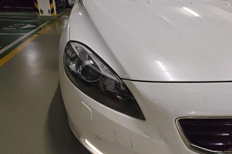 Used Volvo V40 2015 1.6T Zhiya Edition Right Front Headlight