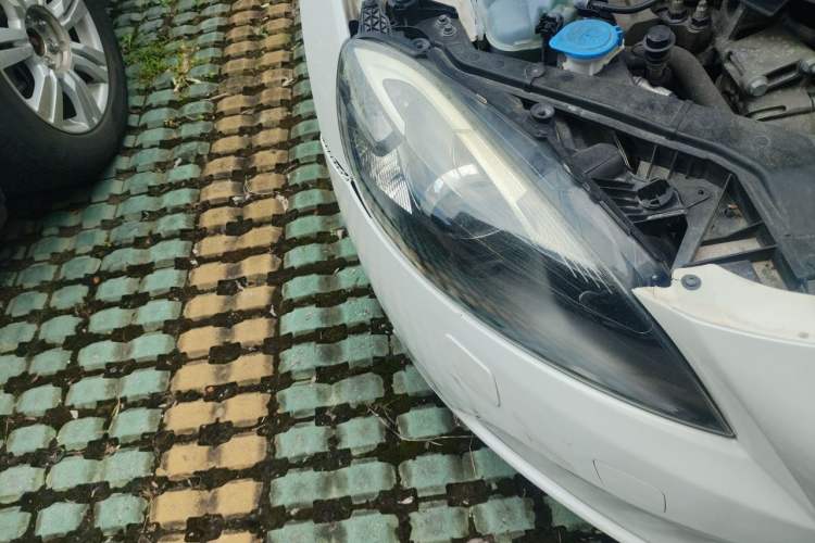 Used Volvo V40 2015 1.6T Zhiya Edition Right Front Headlight