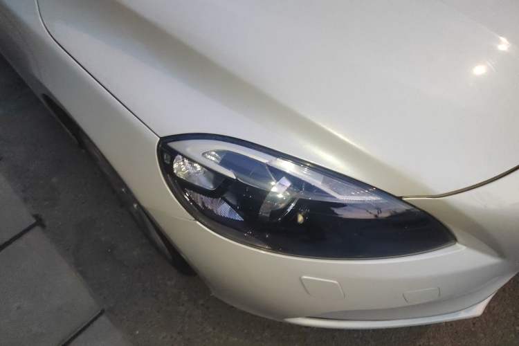 Used Volvo V40 2015 1.6T Zhiya Edition Right Front Headlight