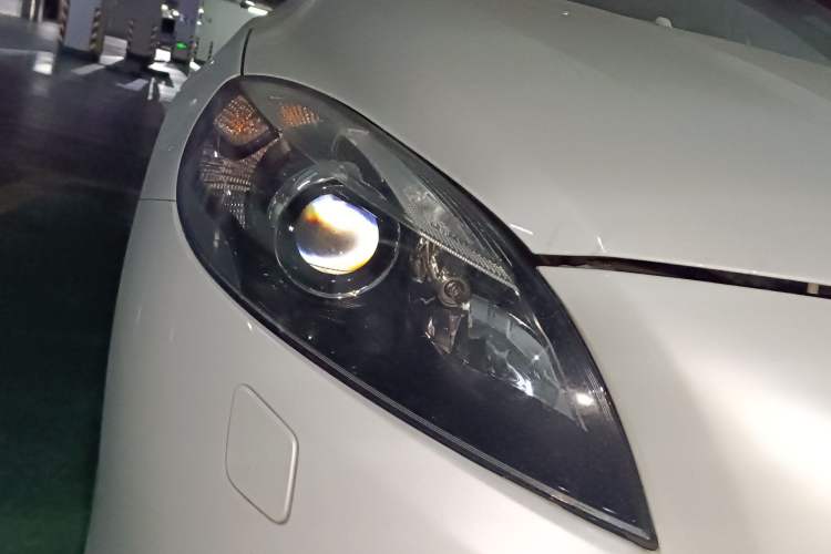 Used Volvo V40 2015 1.6T Zhiya Edition Right Front Headlight