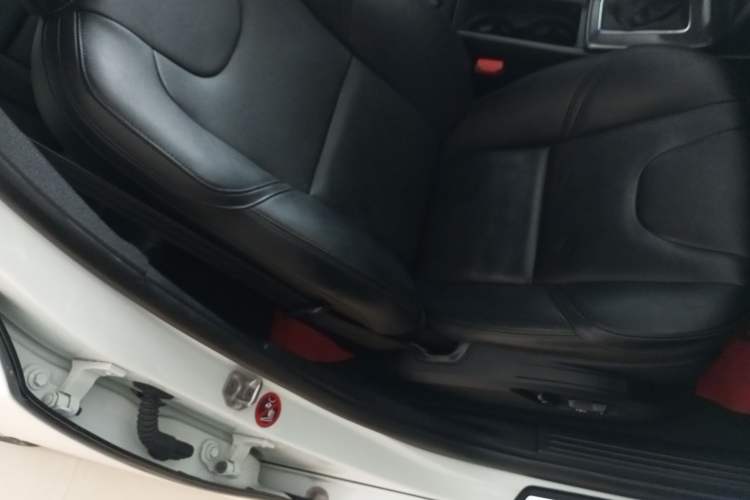 Used Volvo V40 2015 1.6T Zhiya Edition Right Front Seat