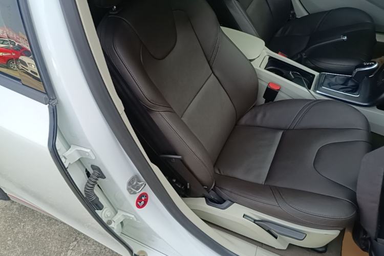 Used Volvo V40 2015 1.6T Zhiyi Edition Right Front Seat