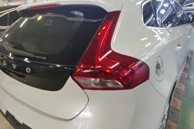 Used Volvo V40 2015 1.6T Zhiya Edition Right Rear Taillight