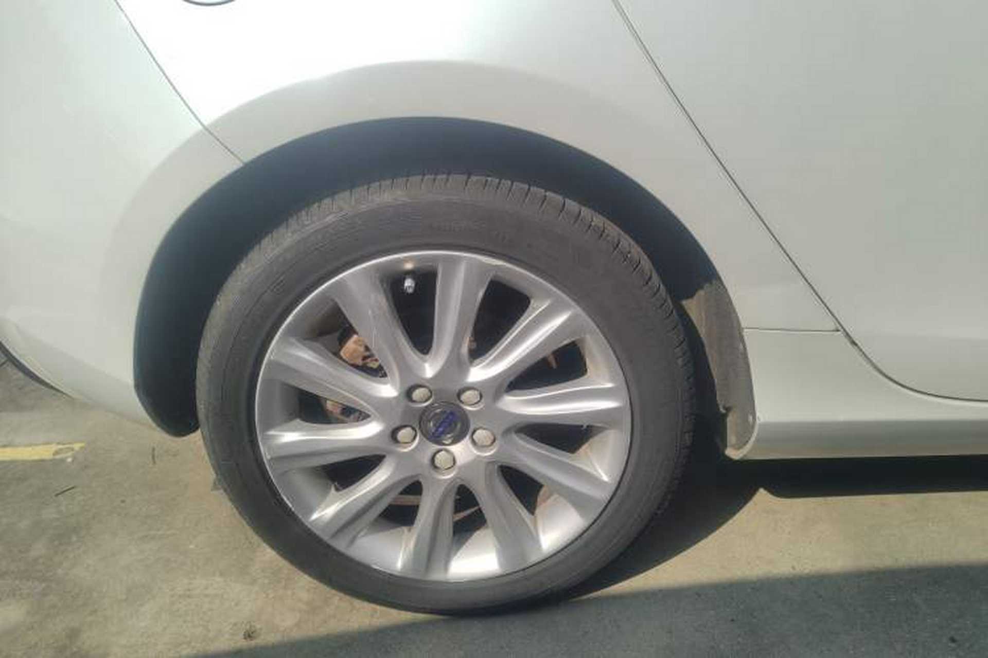 Used Volvo V40 2015 1.6T Zhiya Edition Right Rear Wheel Hub