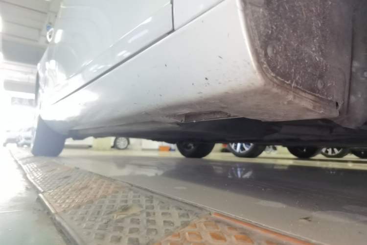 Used Volvo V40 2015 1.6T Zhiya Edition Right Side Sill
