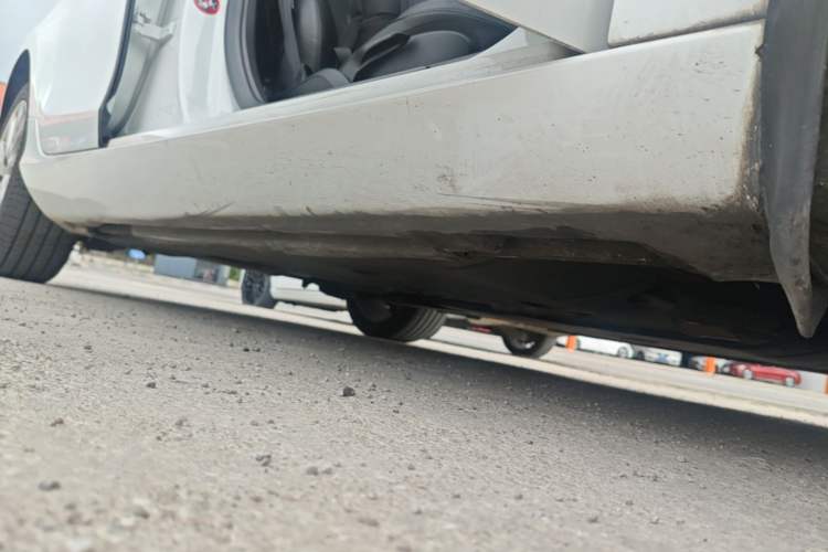 Used Volvo V40 2015 1.6T Zhiyi Edition Right Side Sill