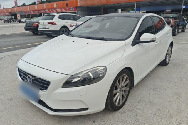 Used Volvo V40 2015 1.6T Zhiyi Edition