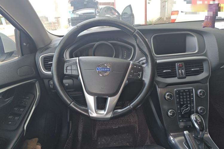 Used Volvo V40 2015 1.6T Zhiya Edition Steering Wheel
