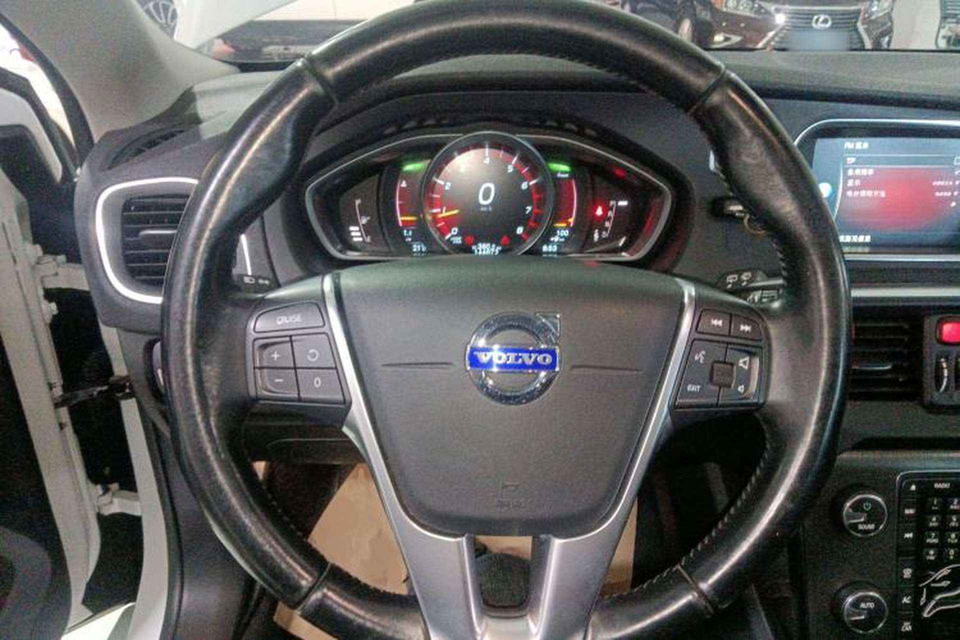 Used Volvo V40 2015 1.6T Zhiyi Edition Steering Wheel