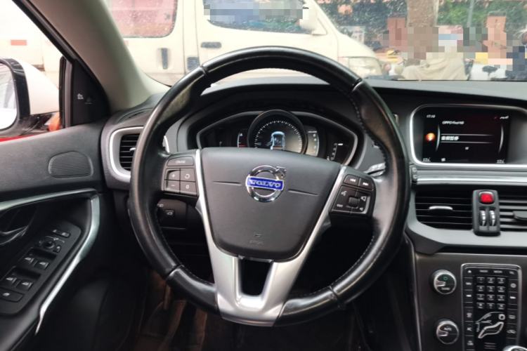 Used Volvo V40 2015 1.6T Zhiya Edition Steering Wheel