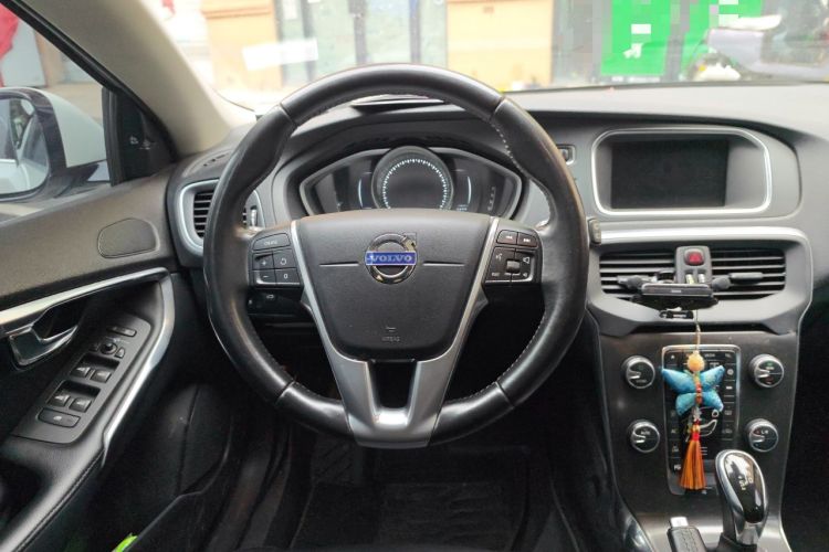 Used Volvo V40 2015 1.6T Zhiya Edition Steering Wheel