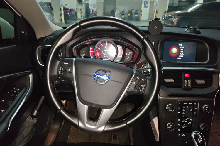 Used Volvo V40 2015 1.6T Zhiya Edition Steering Wheel