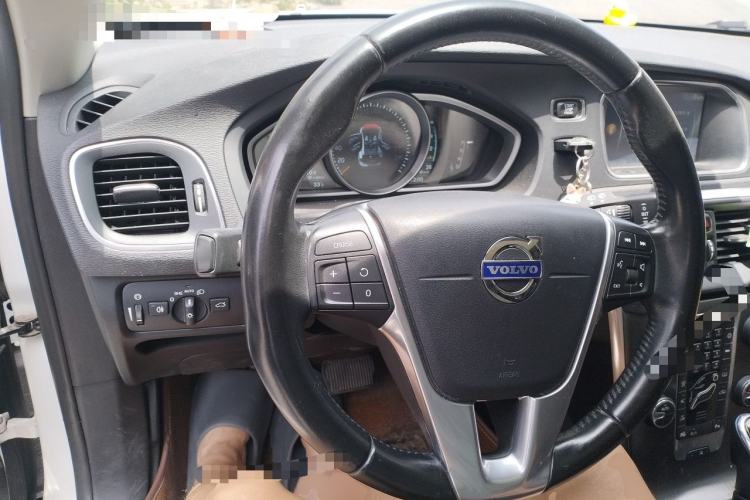 Used Volvo V40 2015 1.6T Zhiya Edition Steering Wheel