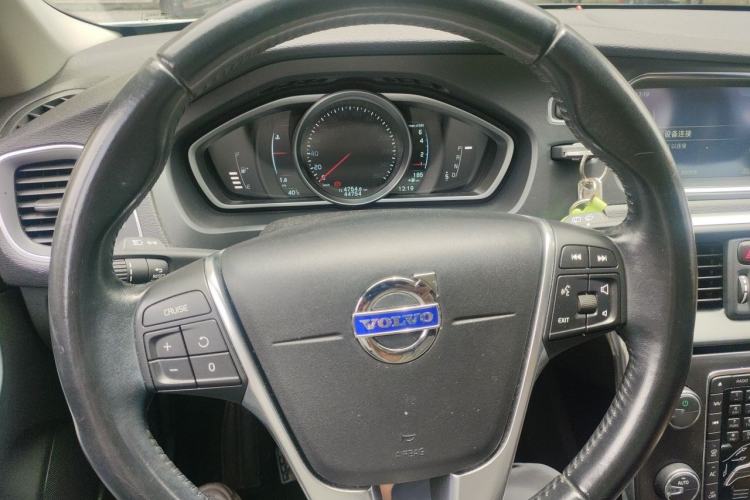 Used Volvo V40 2015 1.6T Zhiya Edition Steering Wheel