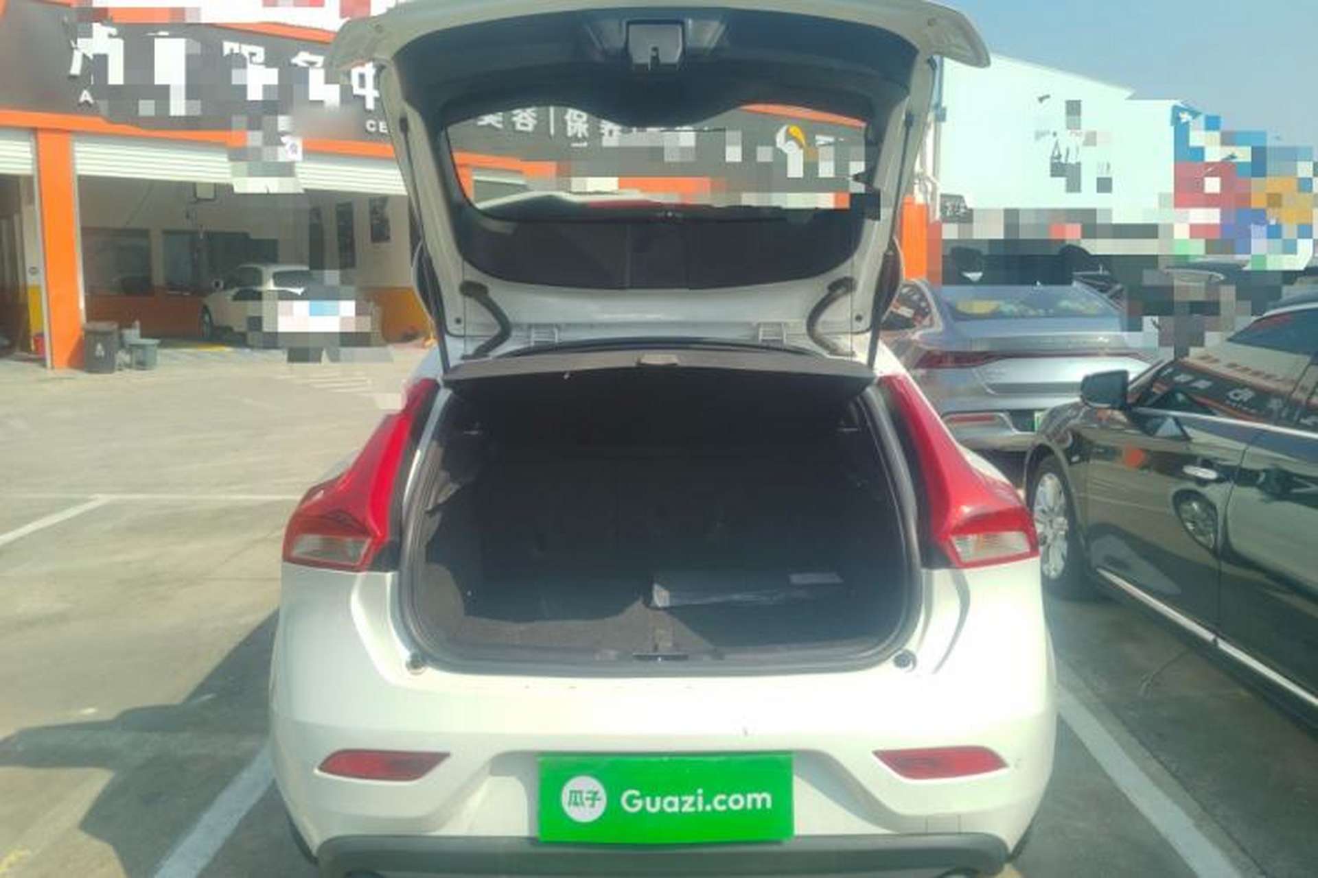 Used Volvo V40 2015 1.6T Zhiya Edition Trunk