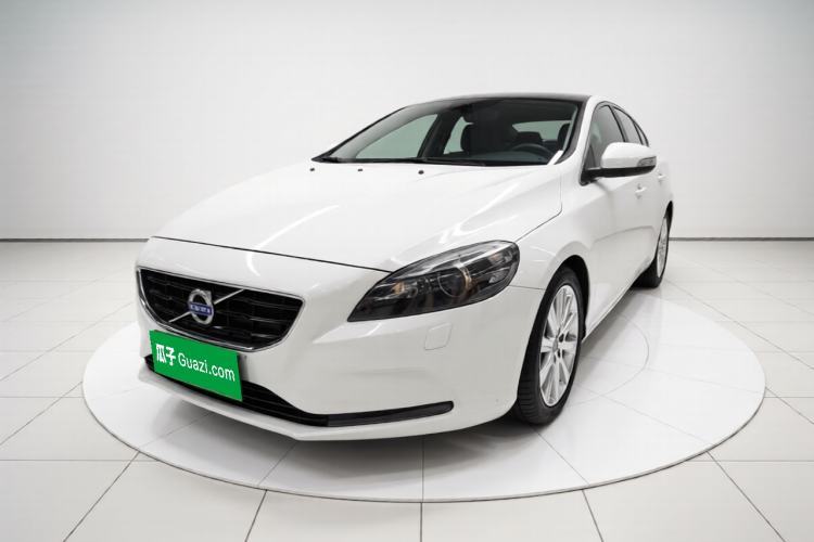 Volvo V40 2015 1.6T Zhiyi Edition с пробегом Guazi used car, China used car export, Used car for sale, Used cars, Cheapest cars for sale
