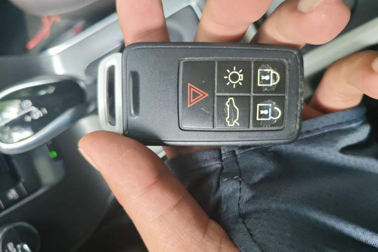 Used Volvo V40 2015 1.6T Zhiyi Edition Vehicle Key