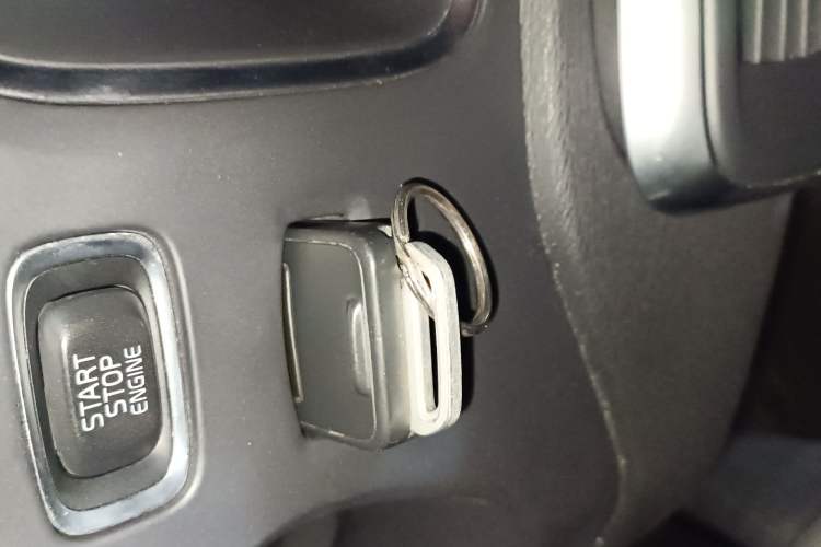 Used Volvo V40 2015 1.6T Zhiya Edition Vehicle Key
